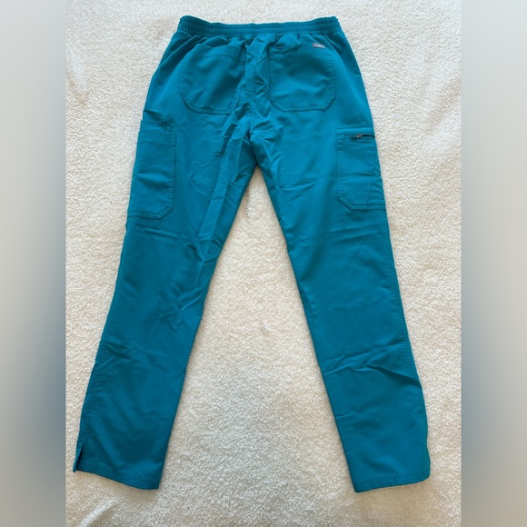 FIGS SCRUBS YOLA PANT - Picture 2 of 4